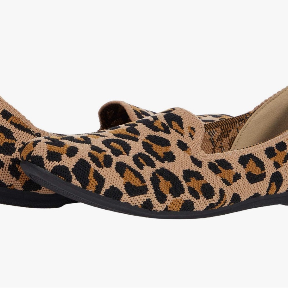 NWT Steve Madden Sabin Flat